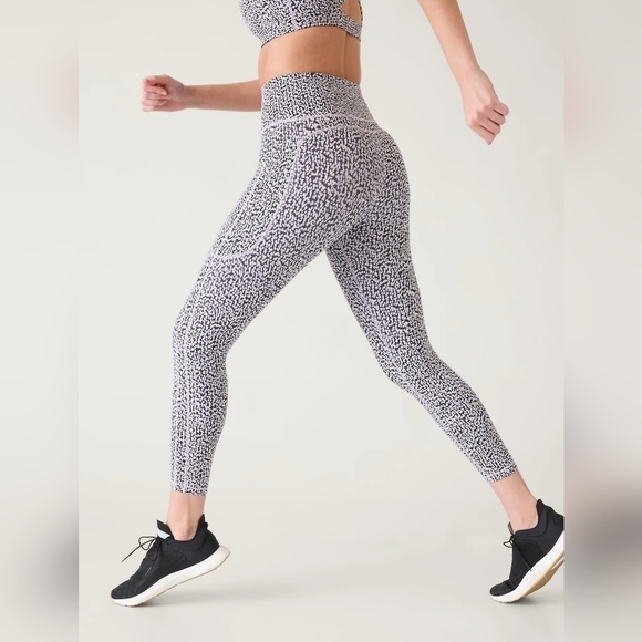 Athleta Ultimate Stash Textured 7/8 Tight, Size 2X - Picture 4 of 9